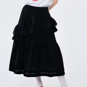 RUFFLED BLACK MIDI SKIRT 🐜